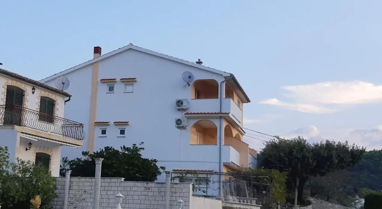Guest House Violeta New Translation